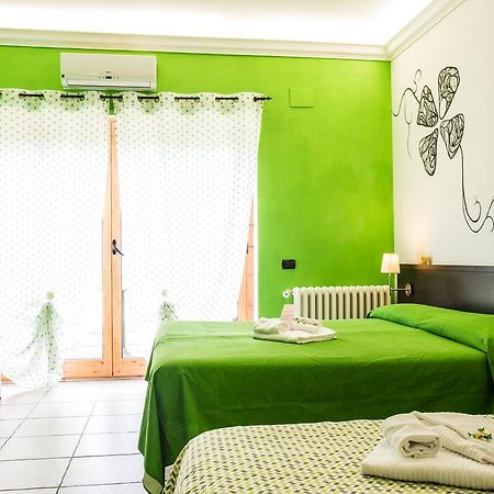 Guest House Park Valmontone Bagian luar foto