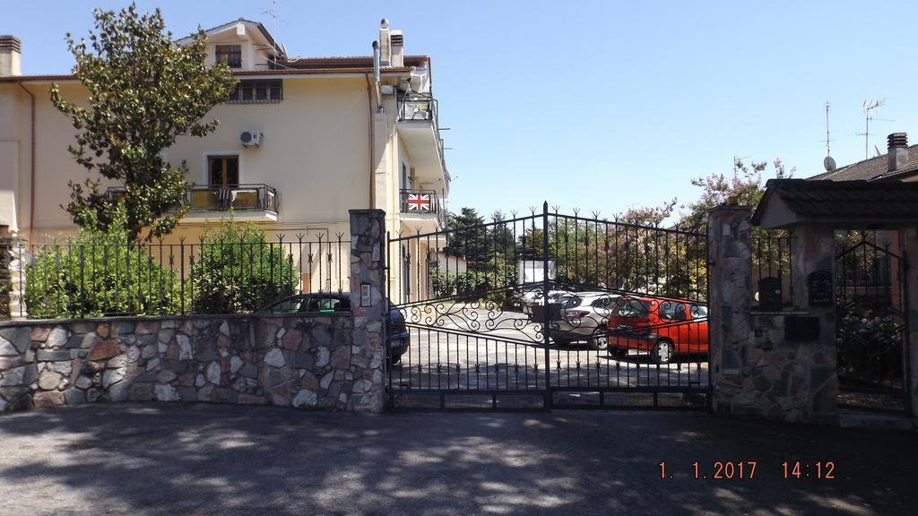 Guest House Park Valmontone Bagian luar foto