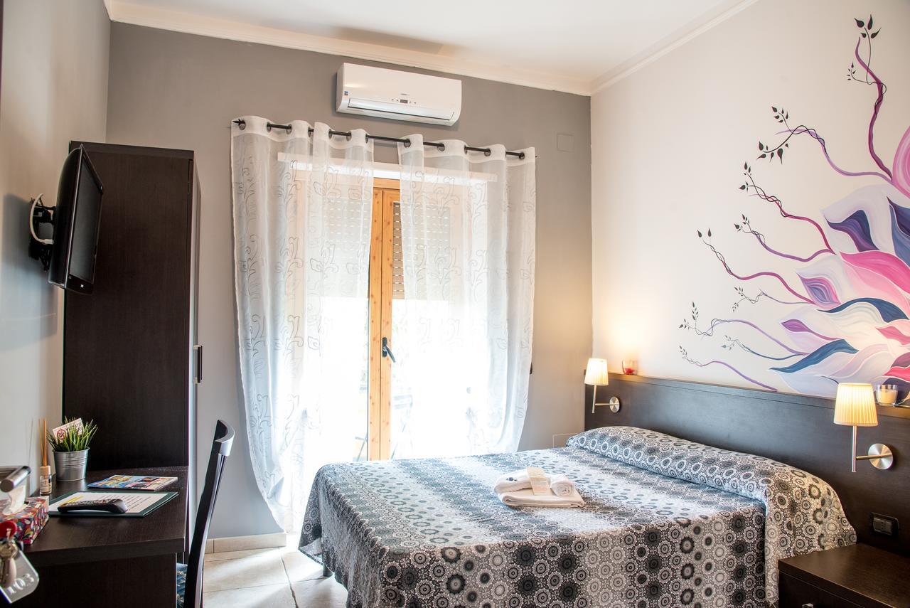 Guest House Park Valmontone Bagian luar foto