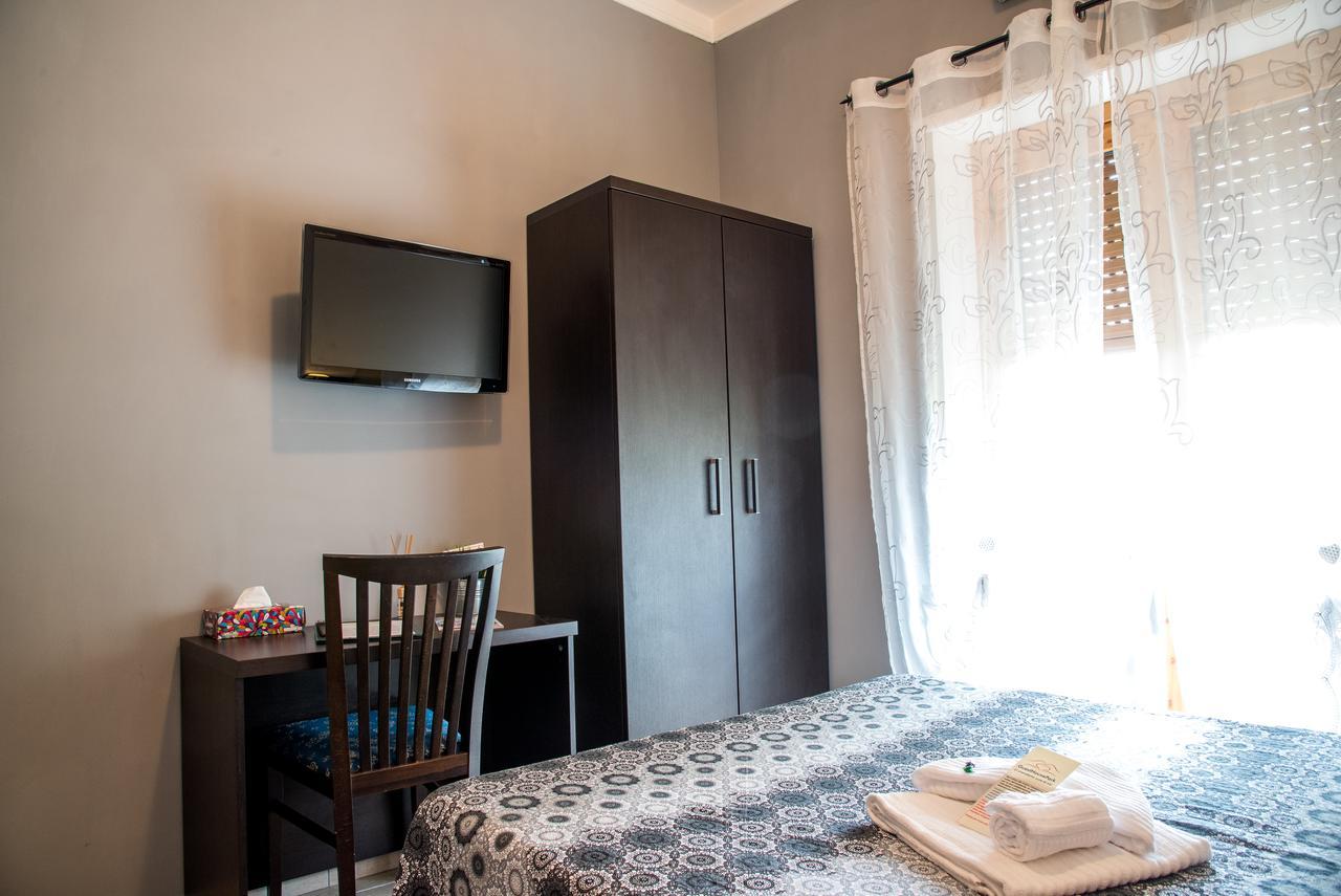 Guest House Park Valmontone Bagian luar foto