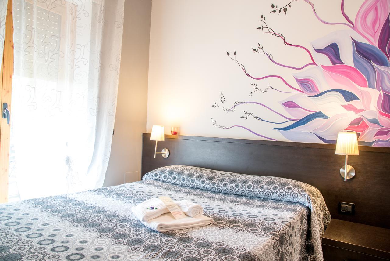 Guest House Park Valmontone Bagian luar foto