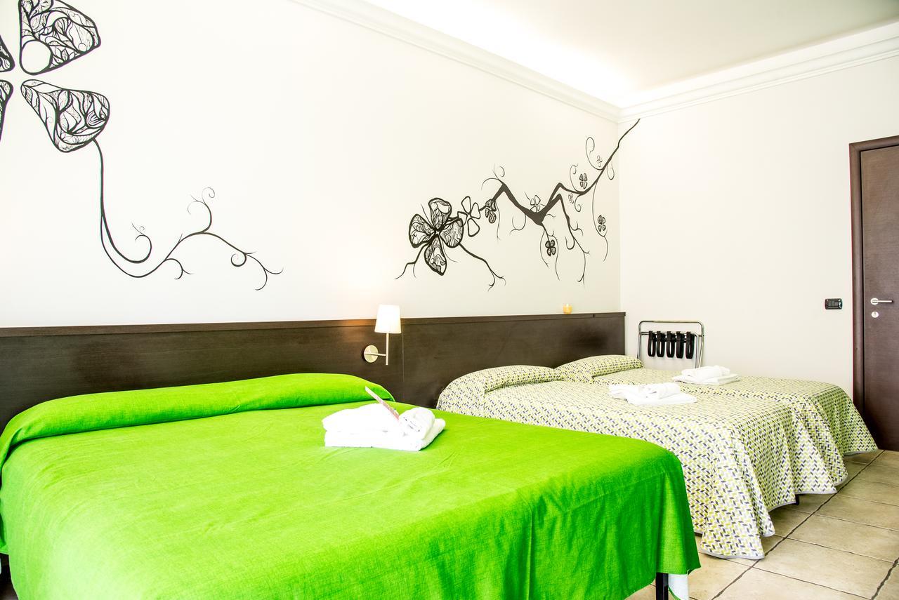 Guest House Park Valmontone Bagian luar foto