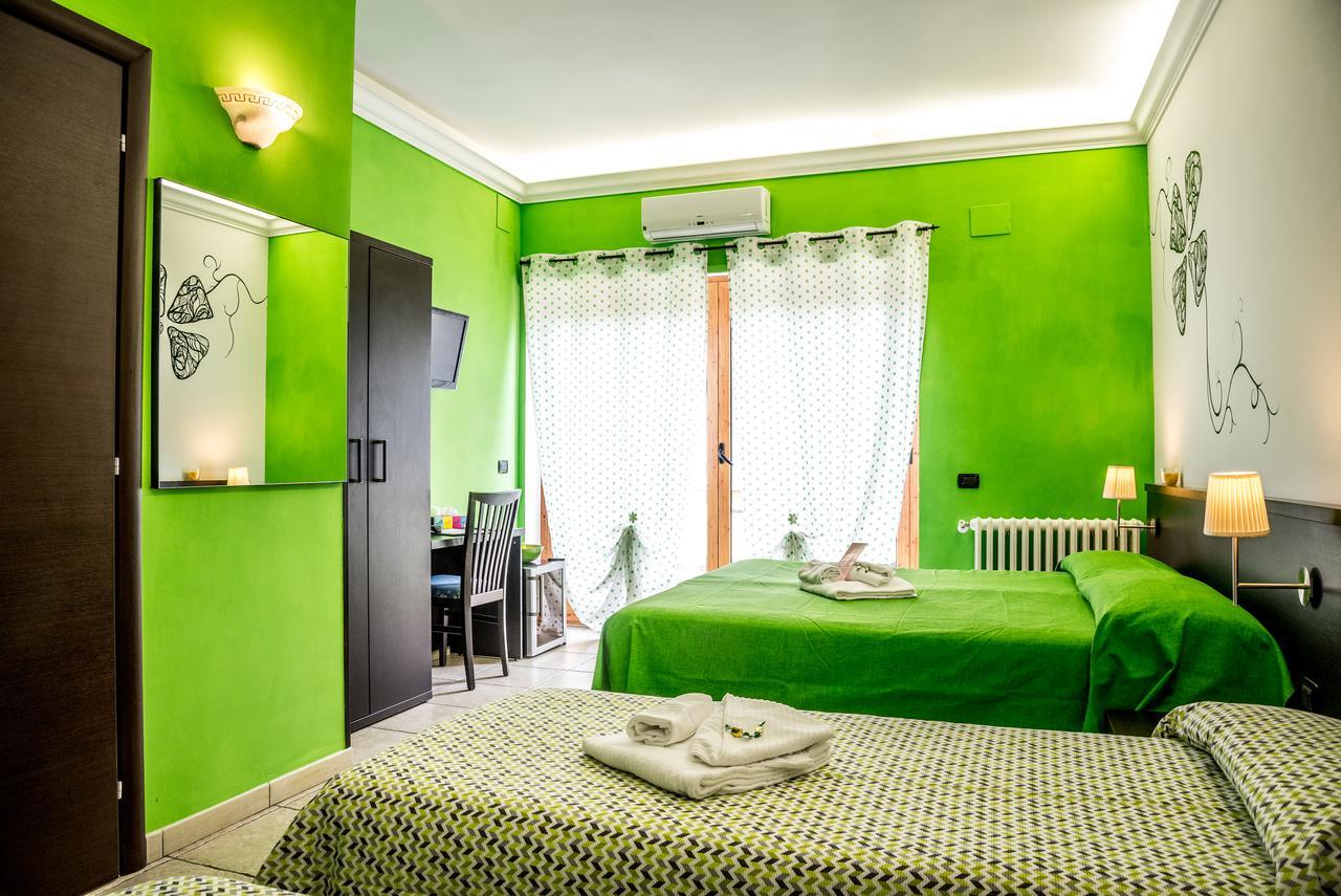 Guest House Park Valmontone Bagian luar foto