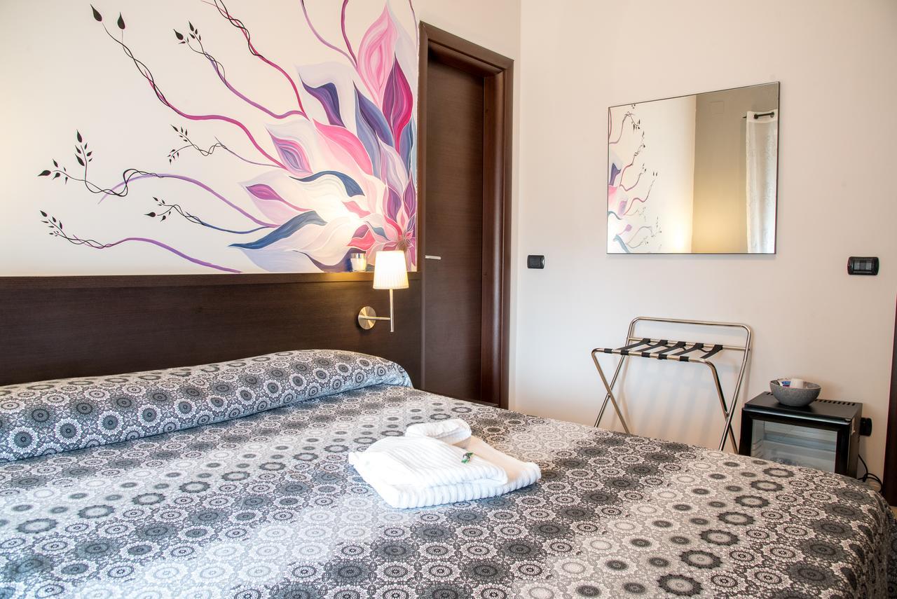 Guest House Park Valmontone Bagian luar foto
