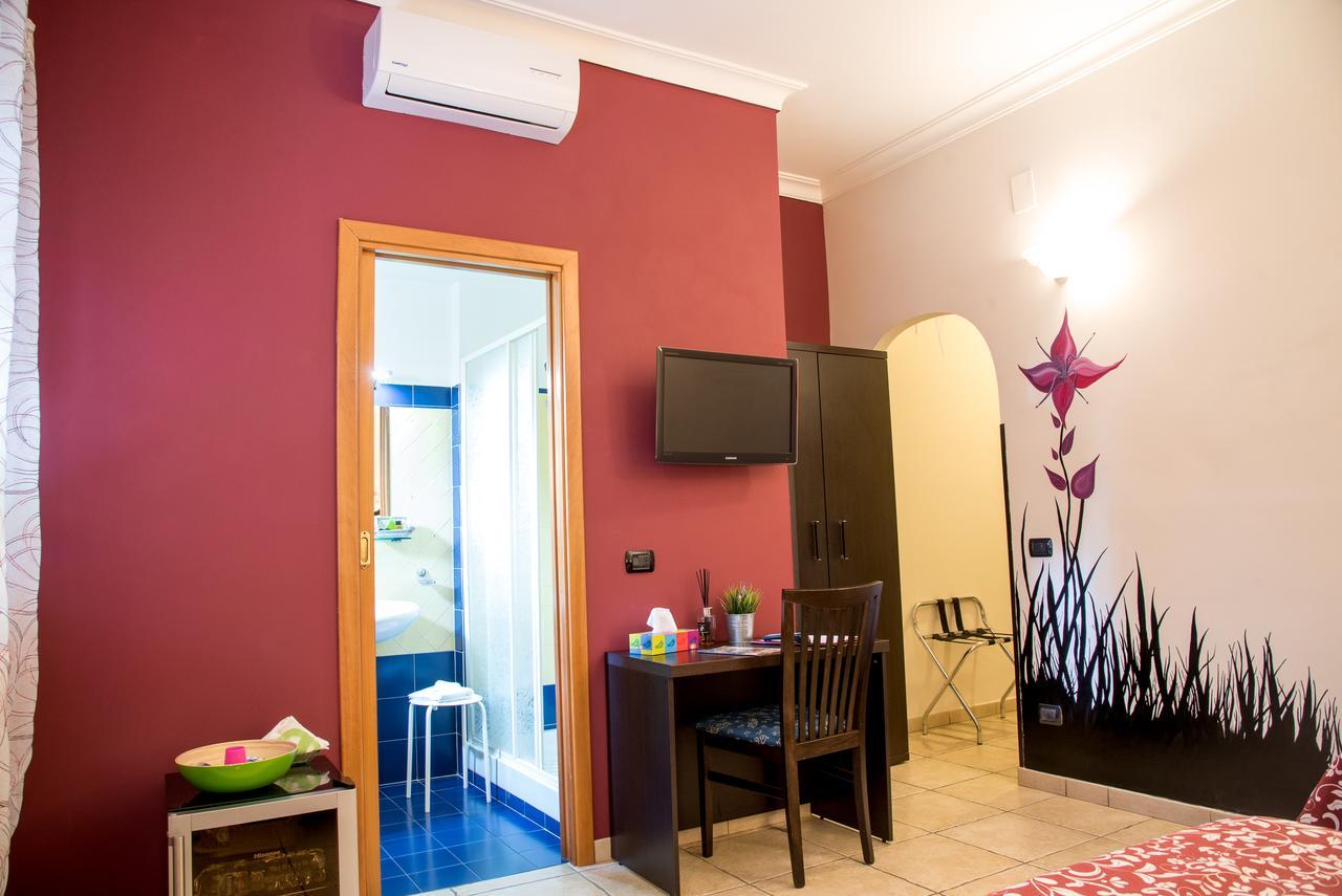 Guest House Park Valmontone Bagian luar foto