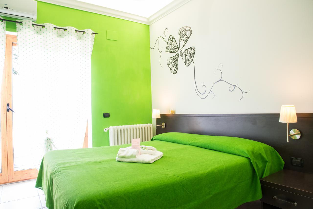 Guest House Park Valmontone Bagian luar foto