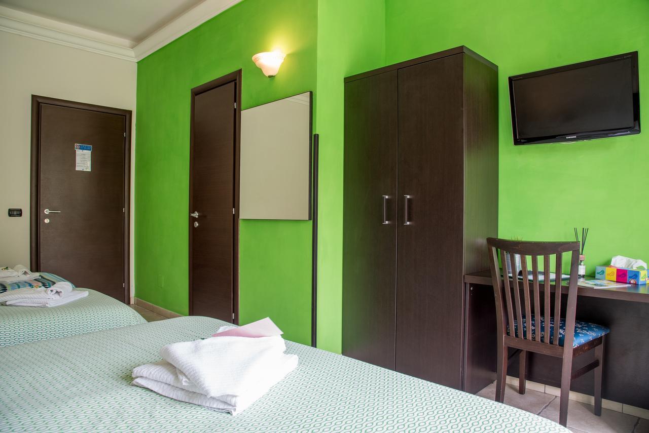 Guest House Park Valmontone Bagian luar foto