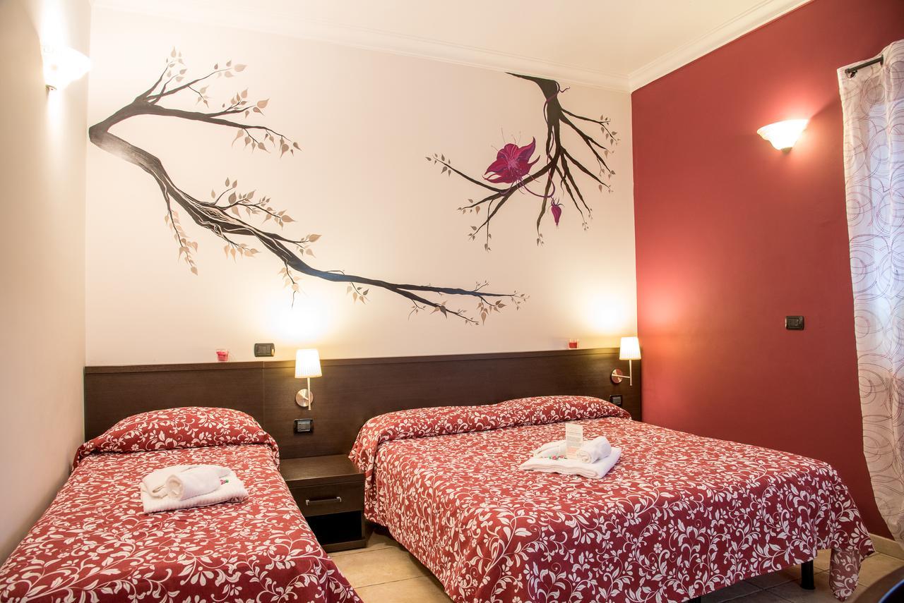 Guest House Park Valmontone Bagian luar foto